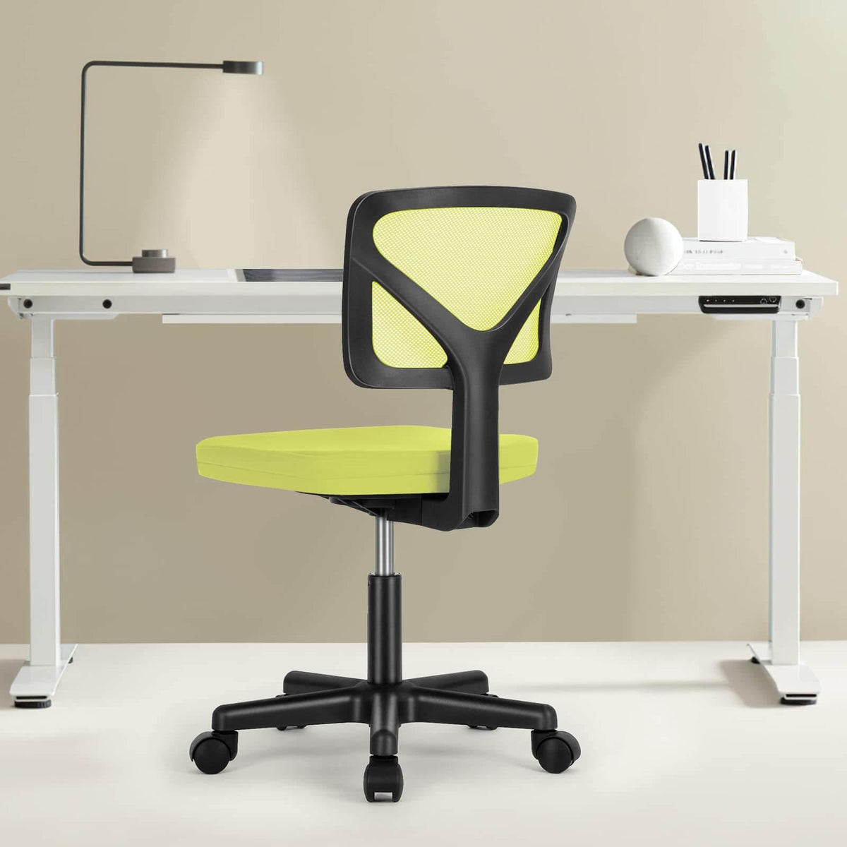 Silla de oficina de malla sin brazos — amarilla