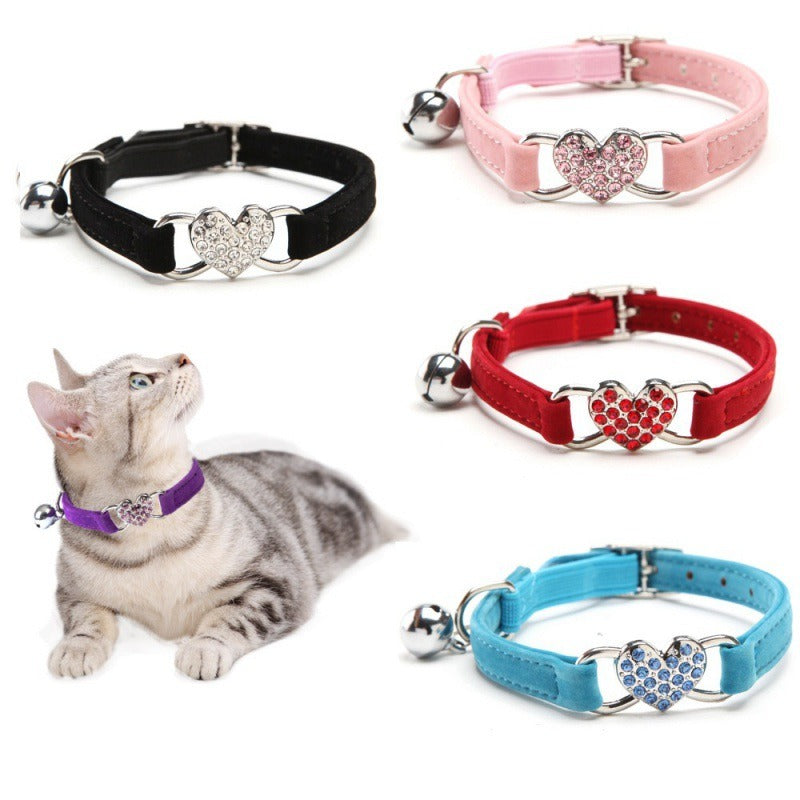 Collar de terciopelo con cascabel para mascotas