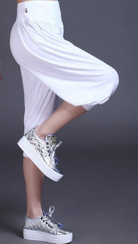 Pantalón deportivo holgado tipo bombacho para mujer