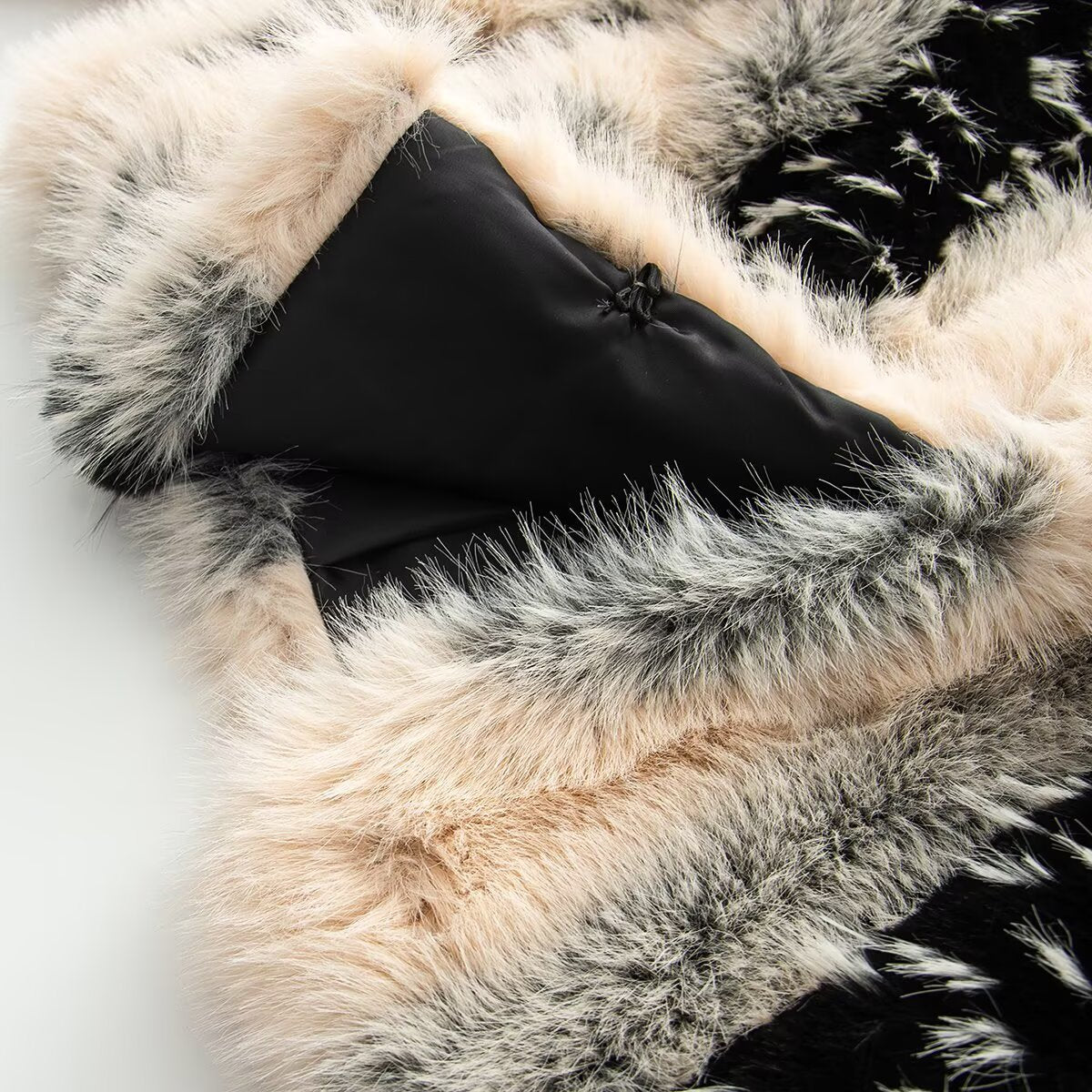 Chaqueta de pelo sintético con estampado y cuello redondo