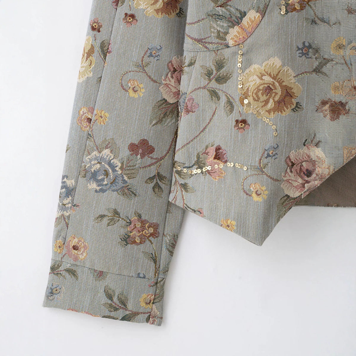 Chaqueta jacquard de cuello alto y botones