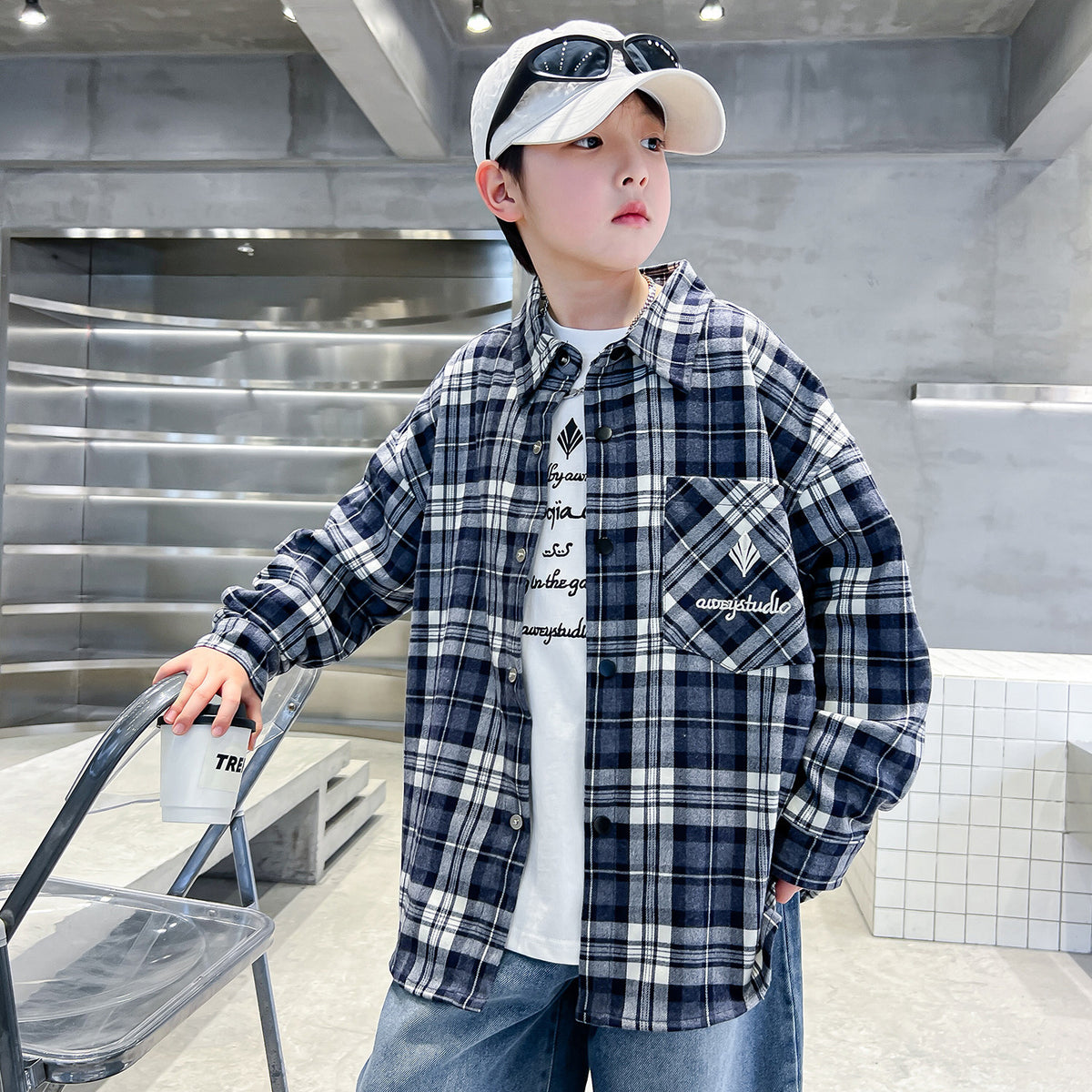 Sobrecamisa infantil de cuadros y manga larga